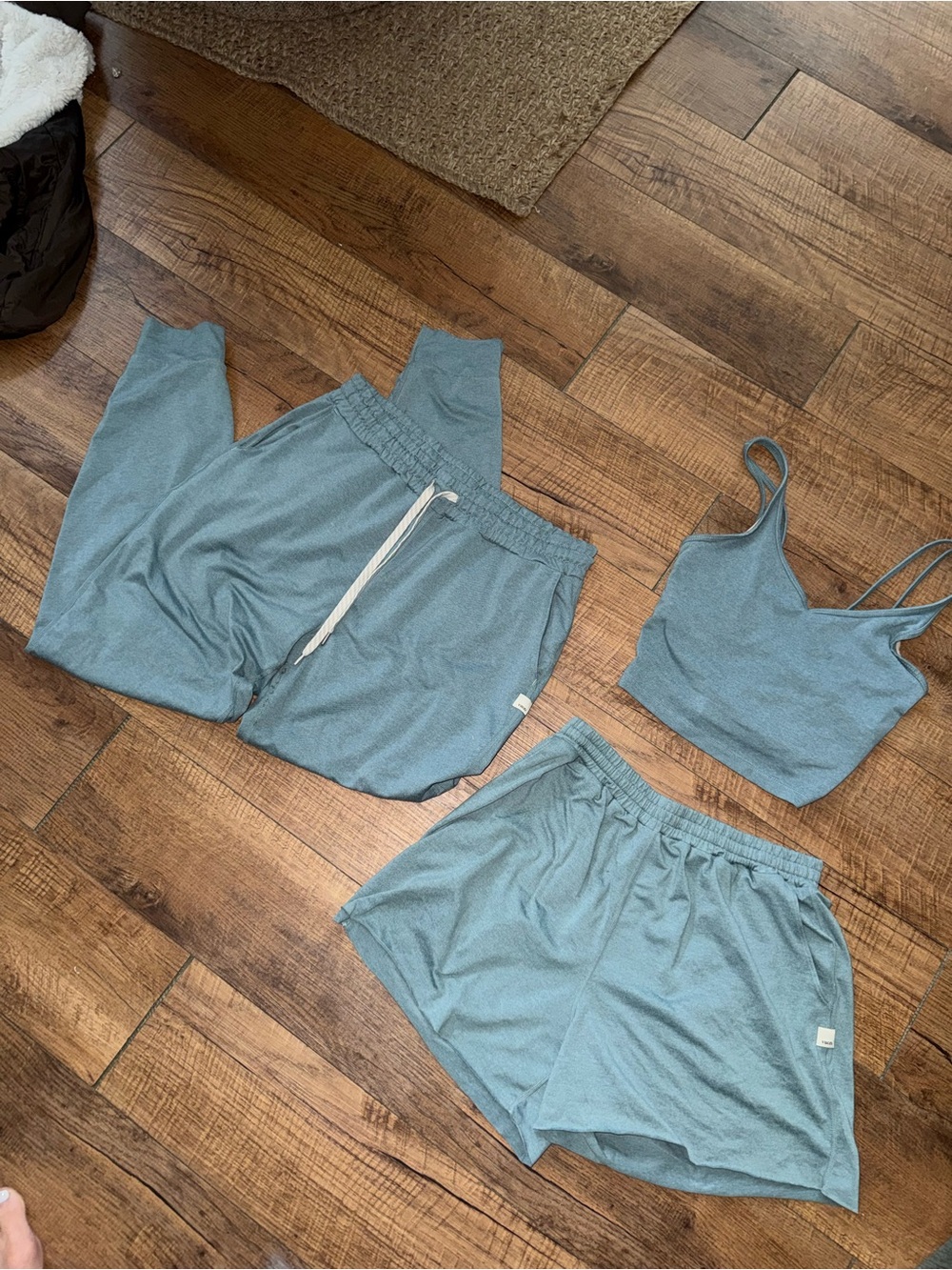 3 pieces vuori sweatsuit